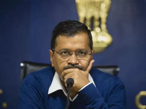 अरव‍िंद केजरीवाल के घर पहुंची ED, तलाशी और पूछताछ जारी, हाईकोर्ट से राहत न मिलने के बाद एजेंसी का बड़ा कदम