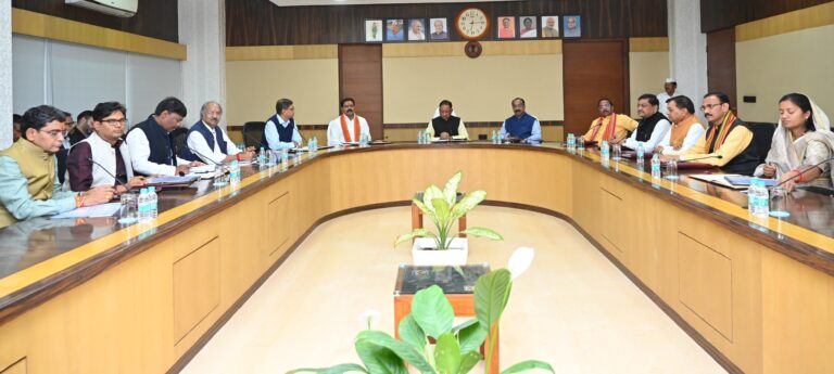 मुख्यमंत्री विष्णु देव साय की अध्यक्षता में आज मंत्रालय महानदी भवन में मंत्रिपरिषद की बैठक हुई आयोजित