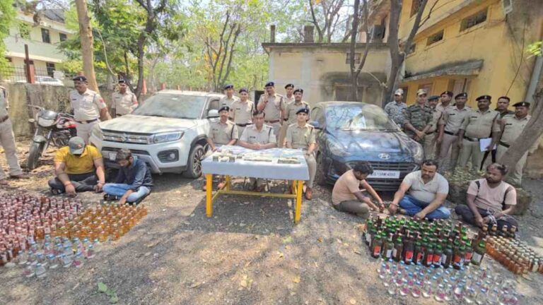 CG CRIME: 9 आरोपियों से 158 लीटर शराब जब्त, 3 वाहनों से 11.54 लाख रुपए भी बरामद
