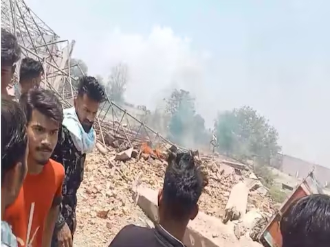 Jabalpur Blast: कबाड़खाने में हुआ जबरदस्त धमाका, उड़ गई छत, 5KM के दायरे में महसूस हुए भूकंप जैसे झटके