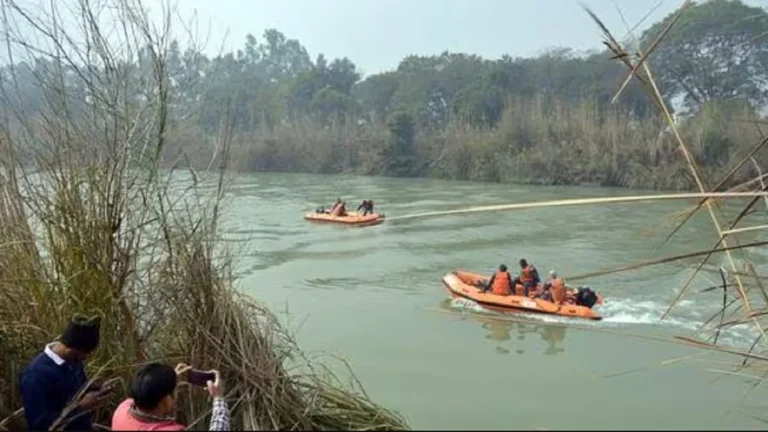 हे भगवान! कलयुगी मां ने दिव्यांग बेटा को नहर में फेंका, मगरमच्छ के जबड़े में मिली लाश