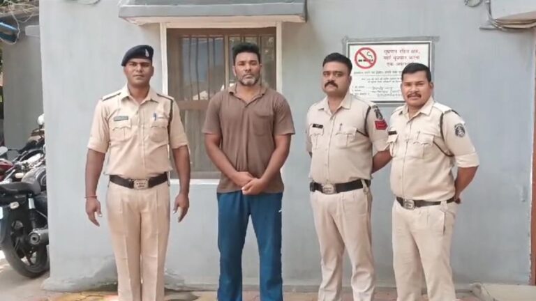 CG NEWS: कर्ज देकर मोटी रकम वसूलने वाला बड़ा सूदखोर चढ़ा पुलिस के हत्थे, सरकारी कर्मचारियों के साथ कई लोगों को बनाया था शिकार