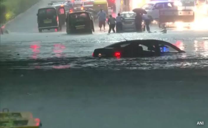 Monsoon Weather Report: दिल्‍ली में कयामत के 96 घंटे, अभी से ले लें वर्क फ्रॉम होम की मंजूरी, IMD का ऑरेंज अलर्ट