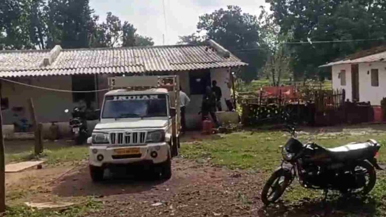 Chhattisgarh: चार जगहों पर NIA का छापा, पत्रकार के घर भी पहुंची टीम, जांच जारी