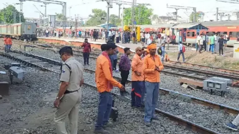 Jabalpur Train Accident: इंदौर-जबलपुर ओवरनाइट एक्सप्रेस के 2 कोच पटरी से उतरे, GM ने दिए जांच के आदेश