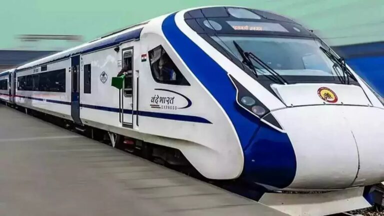 Vande Bharat Express : लखनऊ से पटना जा रही थी वंदे भारत एक्सप्रेस, वाराणसी में बदमाशों ने किया पथराव