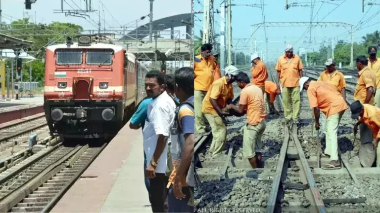 Railway Bonus: रेलवे कर्मचारियों को मिलेगा 78 दिनों का बोनस, सरकार ने किया ऐलान, जानिए किसे कितना होगा फायदा