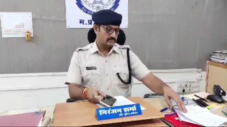 बदमाश की धमकी से उड़ी पुलिसकर्मी की नींद, वारदात के बाद बेटे को फोन कर की ये मांग, तलाश में जुटी पुलिस