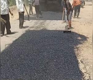 सड़क निर्माण में हो रहा भ्रष्टाचार, शिकायत के बावजूद नहीं हो रही कोई ठोस कार्रवाई