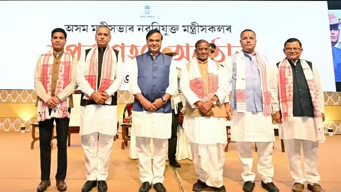 Assam: असम में मुख्यमंत्री हिमंत बिस्व सरमा के मंत्रिमंडल का विस्तार, राज्यपाल ने दिलाई चार मंत्रियों को शपथ