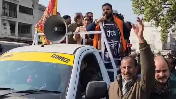 Ropeway Protest: कटड़ा में 72 घंटे की हड़ताल जारी, रोपवे विरोध में प्रदर्शनकारियों को पुलिस ने किया गिरफ्तार