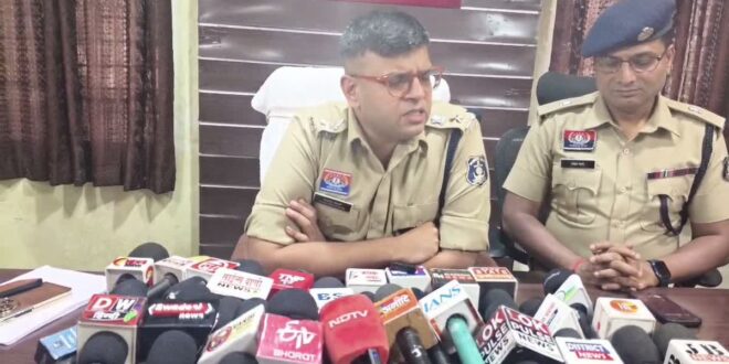 rape-and-murder-accused-arrested-form-korba-crowd-protest-at-rajgamar-police-station-demanding-death-penalty